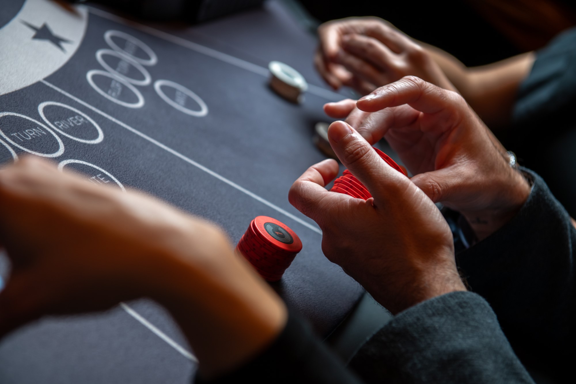discover poker room